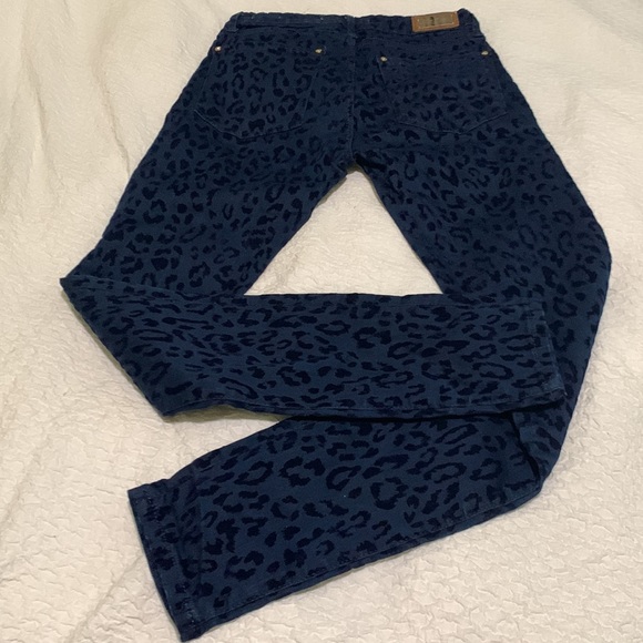 Jeans - Picture 2 of 3